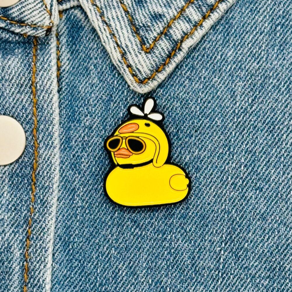 Yellow Duck Enamel Pin With Sunglasses & Propeller Hat Cartoon Enamel Pin Broch